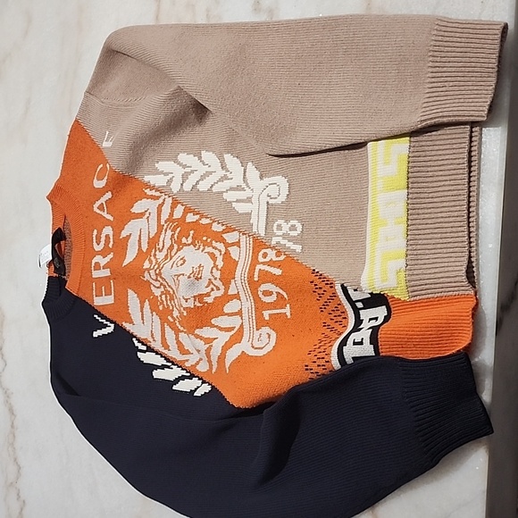 Versace sweater - Picture 4 of 4